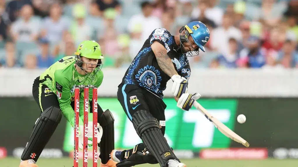 adelaide strikers vs sydney thunder, sydney thunder vs adelaide strikers, manuka oval canberra pitch report, thu vs str dream11 prediction, big bash,